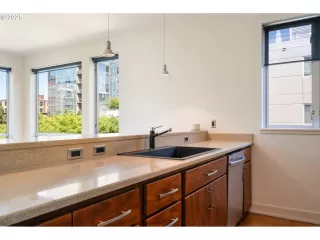 Photo #6: 745610173 Listing