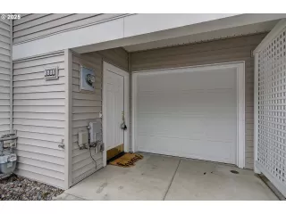 Photo #5: 745933622 Listing