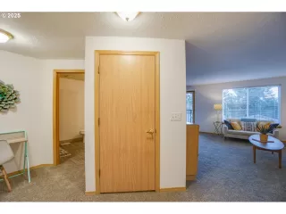 Photo #4: 746175489 Listing