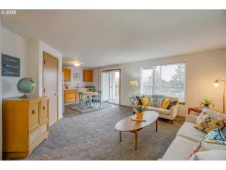 Photo #5: 746175489 Listing