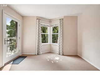 Photo #3: 746352258 Listing 