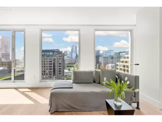 Photo #5: 746578825 Listing