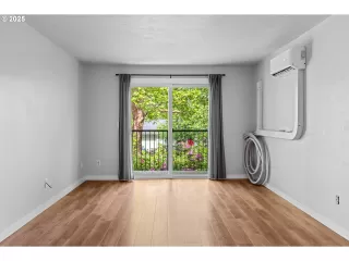 Photo #2: 746592126 Listing 