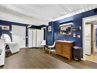 Photo #4: 746812849 Listing 