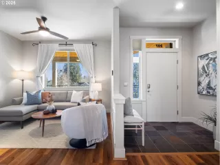 Photo #4: 746833820 Listing