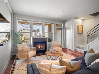 Photo #5: 746833820 Listing