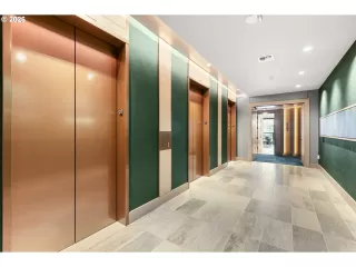 Photo #4: 746979203 Listing