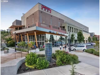 Photo #3: 747661758 Listing 