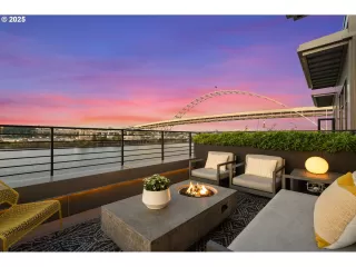 Photo #4: 747679490 Listing