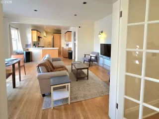 Photo #5: 747752254 Listing 