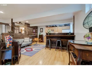 Photo #1: 748378493 Listing