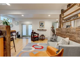 Photo #5: 748378493 Listing