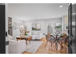 Photo #6: 748633955 Listing 