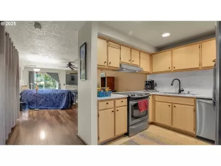 Photo #2: 748914599 Listing 