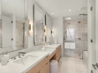 Photo #2: 749087029 Listing 