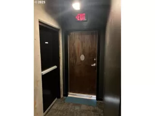 Photo #4: 749516259 Listing