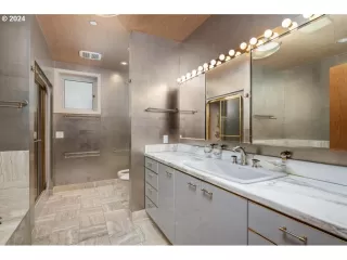 Photo #5: 749524385 Listing 