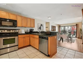 Photo #4: 749812199 Listing 