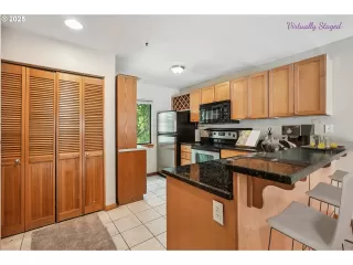 Photo #6: 749812199 Listing 