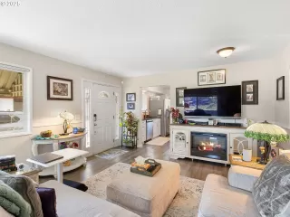 Photo #1: 749947663 Listing 