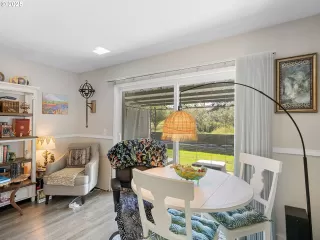 Photo #3: 749947663 Listing 