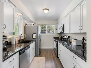 Photo #4: 749947663 Listing 