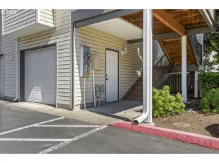 Photo #1: 750323647 Listing