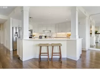 Photo #6: 750438048 Listing 