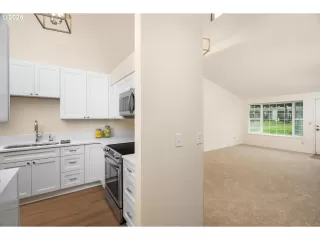 Photo #3: 750746849 Listing 