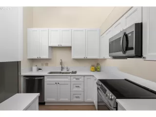 Photo #4: 750746849 Listing 