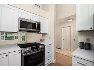 Photo #6: 750746849 Listing 