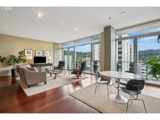 Photo #4: 751048080 Listing