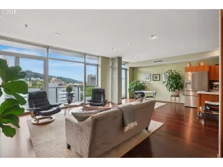 Photo #6: 751048080 Listing