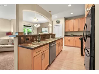 Photo #3: 751114757 Listing