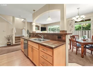 Photo #5: 751114757 Listing