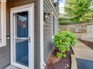 Photo #3: 751243020 Listing