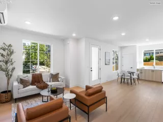 Photo #5: 751324035 Listing 