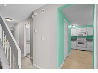 Photo #5: 751876787 Listing 