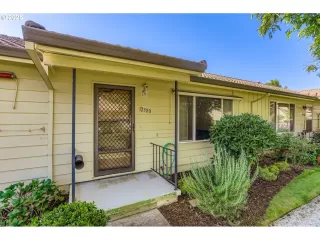 Photo #2: 752208978 Listing 