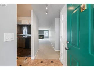 Photo #1: 752922548 Listing