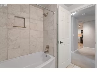 Photo #4: 752922548 Listing