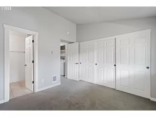 Photo #5: 752922548 Listing