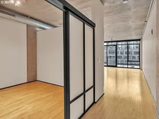 Photo #3: 753260872 Listing