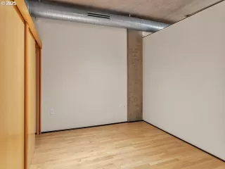 Photo #4: 753260872 Listing