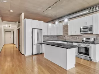 Photo #6: 753260872 Listing