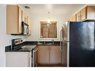 Photo #5: 753350907 Listing 