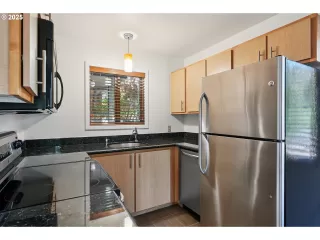 Photo #6: 753350907 Listing 