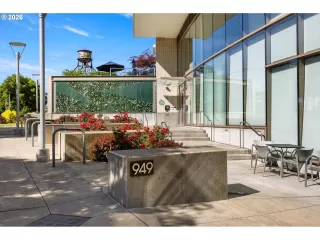 Photo #2: 753438176 Listing