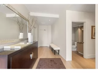 Photo #5: 753438176 Listing