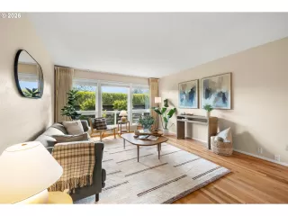 Photo #5: 753488313 Listing